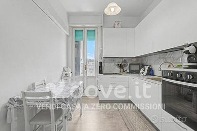 Appartamento di 98 m² con 4 locali e box auto a Fi