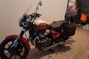 Moto Royal Enfield Super Meteor 650 Celestial Red