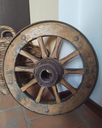 ruota carro legno antica