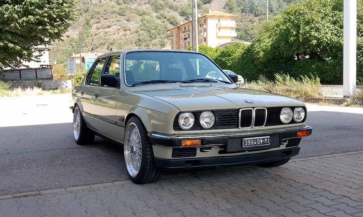 BMW e30