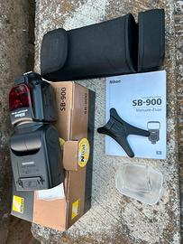 SB 900 lampeggiatore NIKON