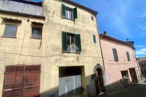 3 LOCALI A VALENTANO