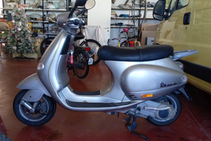 Vespa piaggio ET4 125