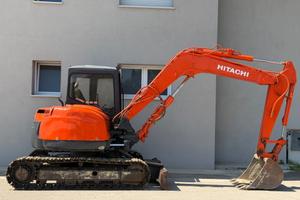 HITACHI EX80U