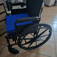 Sedia a rotelle pieghevole