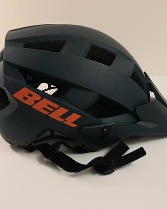 Casco bici Bell pari al nuovo