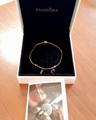 Bracciale Pandora con charm arcobaleno e luna