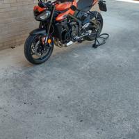 Triumph Street Triple 765 R 