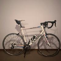 Bici da corsa Cube Peloton
