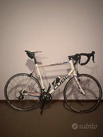 Bici da corsa Cube Peloton