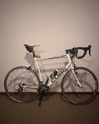 Bici da corsa Cube Peloton