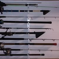 canne da pesca e mulinelli