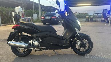 Yamaha XMAX 250