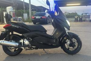 Yamaha XMAX 250