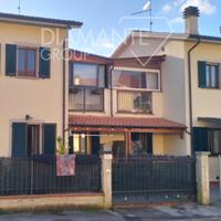 Villetta a schiera su due livelli