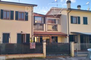 Villetta a schiera su due livelli