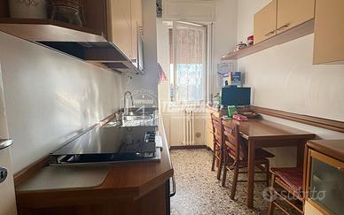 TRILOCALE LUMINOSO CON BALCONI E CANTINA