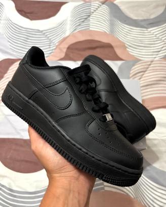 Nike Air Force 1 nere 45
