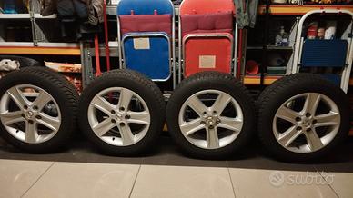 cerchi in lega con le gomme Mazda 6