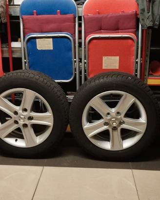 cerchi in lega con le gomme Mazda 6