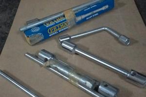 Chiavi per montaggio/smontaggio ruota camion