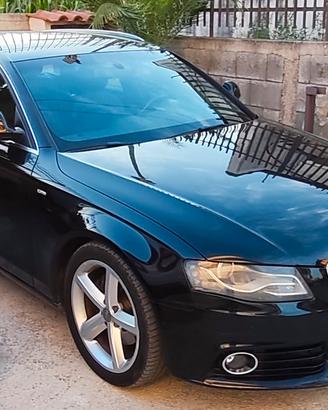 Audi A4 Avant s line 2.0 TDI 143 CV
