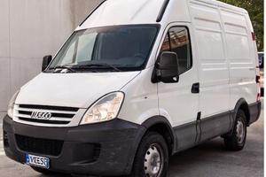 IVECO DAILY 2.3 Diesel 210.000 km Pronto al lavoro