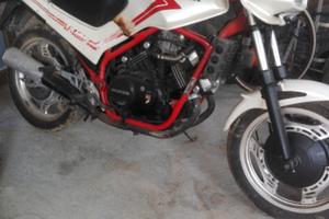 Honda VF 400 F + altro 