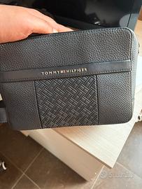 Pochette tommy hilfigher