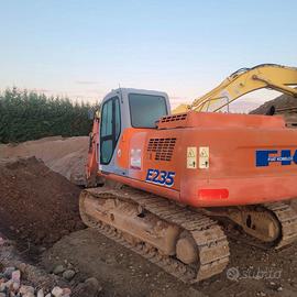Escavatore Hitachi 235