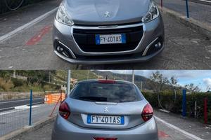 208 BlueHdi 100 s&s Active '19 da vetrina