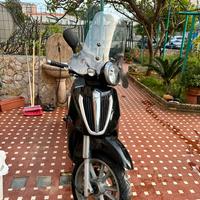 Piaggio Carnaby 300