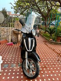 Piaggio Carnaby 300