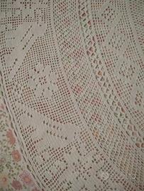 tovaglia tonda all'uncinetto