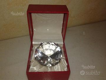 Elio Zema anello solitario soprammobile