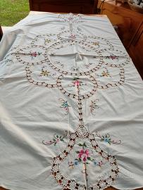 Tovaglia ricamata