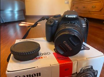 Fotocamera Canon Eos 1200D con scatola 