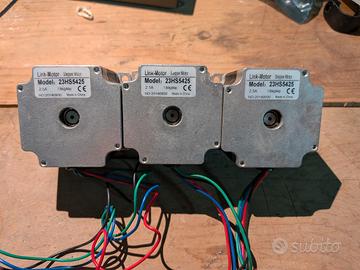 3 Motori stepper motor NEMA 23 come nuovi
