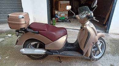 Scarabeo Leonardo 150cc