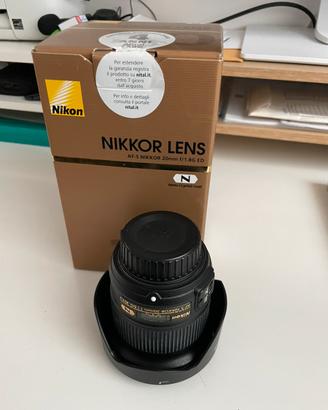 Obbiettivo Nikon G20 f1.8