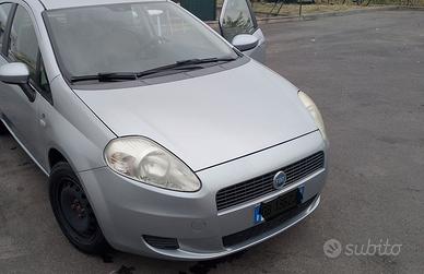 Grande Punto  1.100 benzina per neopatentati