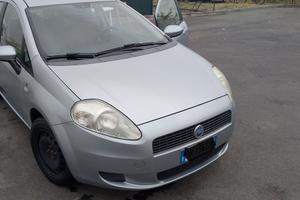 Grande Punto  1.100 benzina per neopatentati