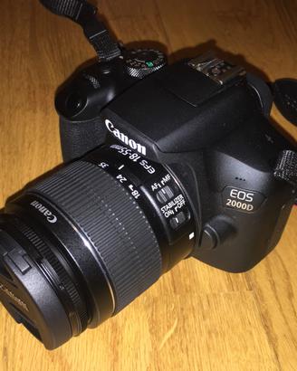Canon EOS 2000D + EF-S 18-55mm + custodia