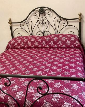 Letto matrimoniale in ferro battuto