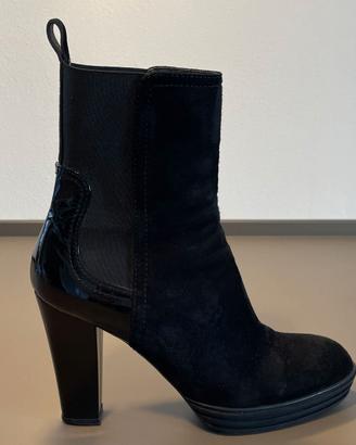 Stivaletto con tacco pelle scamosciata di vitello