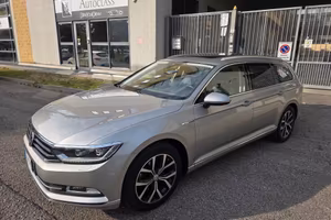 Volkswagen Passat 2.0 TDI 190 CV DSG Highline Blue