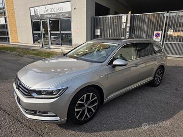 Volkswagen Passat 2.0 TDI 190 CV DSG Highline Blue