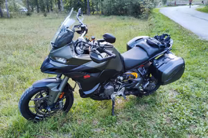 Multistrada V2S Travel Storm Green 2500km