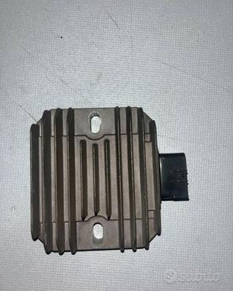 regolatore corrente SUZUKI BURGMAN 400 K7 usato