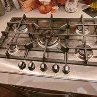 Piano cottura a gas 5 fuochi Hotpoint Ariston